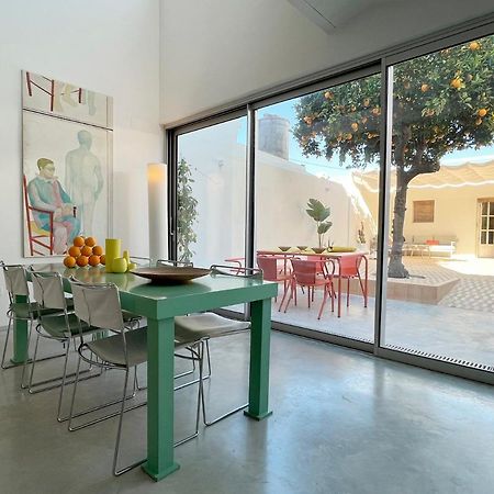 Design & Art, Patio With Orange Tree, Near Seville Carrion de Los Cespedes Exteriér fotografie